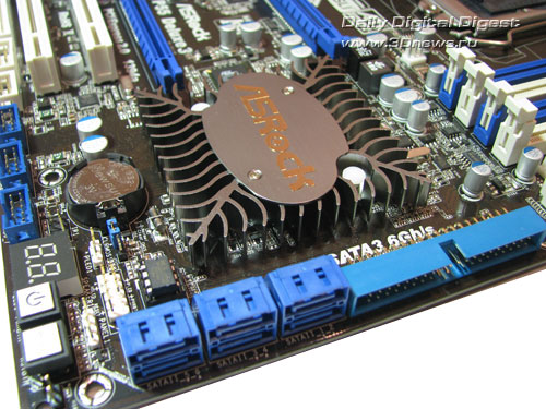  ASRock P55 Deluxe3 угол 