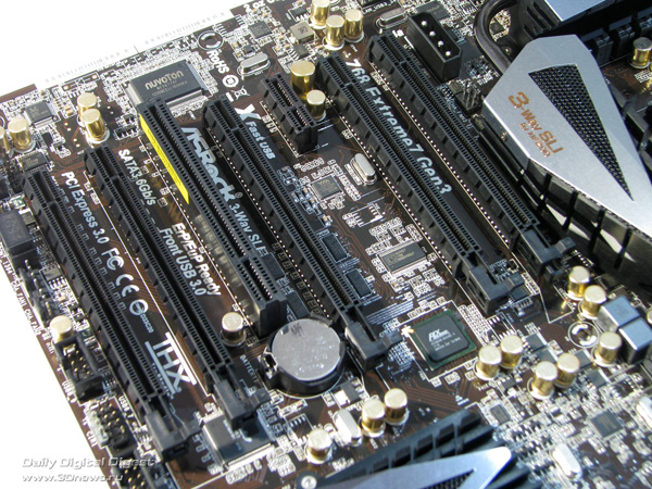 ASRock Z68 Extreme7 слоты 