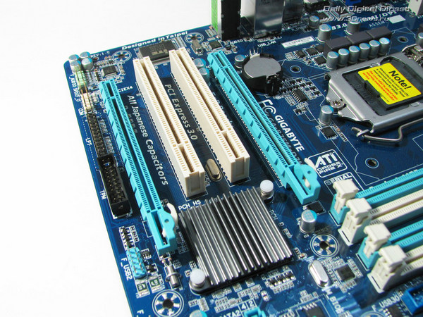  Gigabyte B75M-D3H слоты 