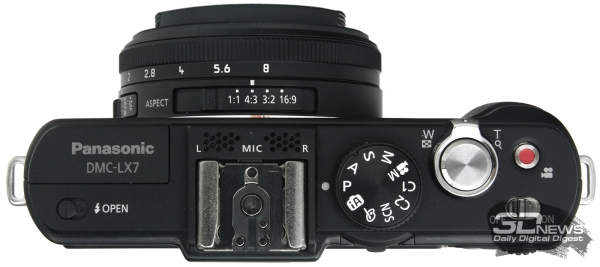  Panasonic Lumix DMC-LX7 &mdash; вид сверху 