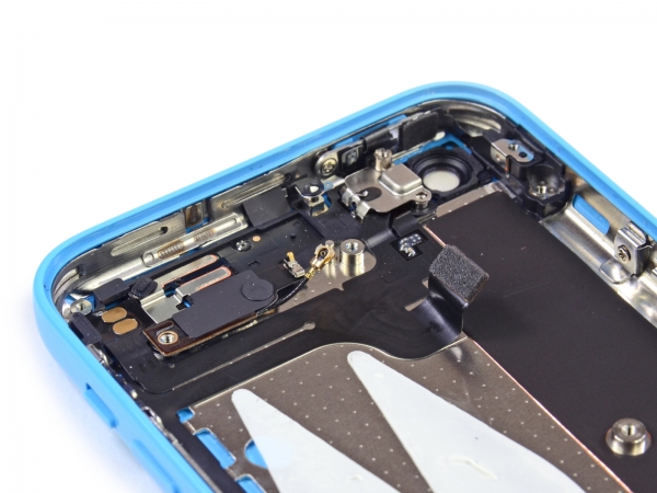 Фотография из обзора-разбора iPhone 5 c ifixit.com 